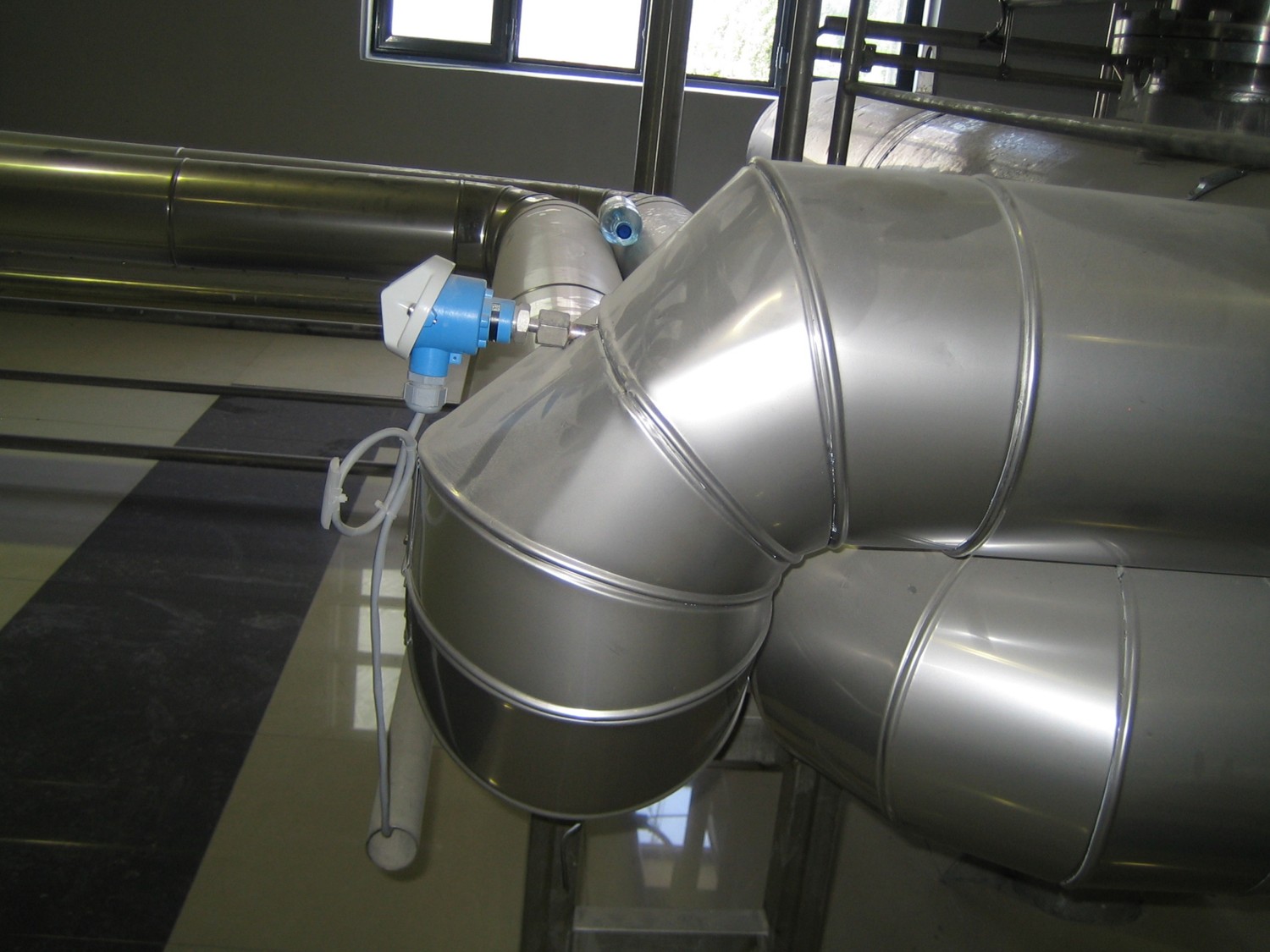 Изоляция ёмкостей и трубопроводов для завода RAUPXON в Узбекистане