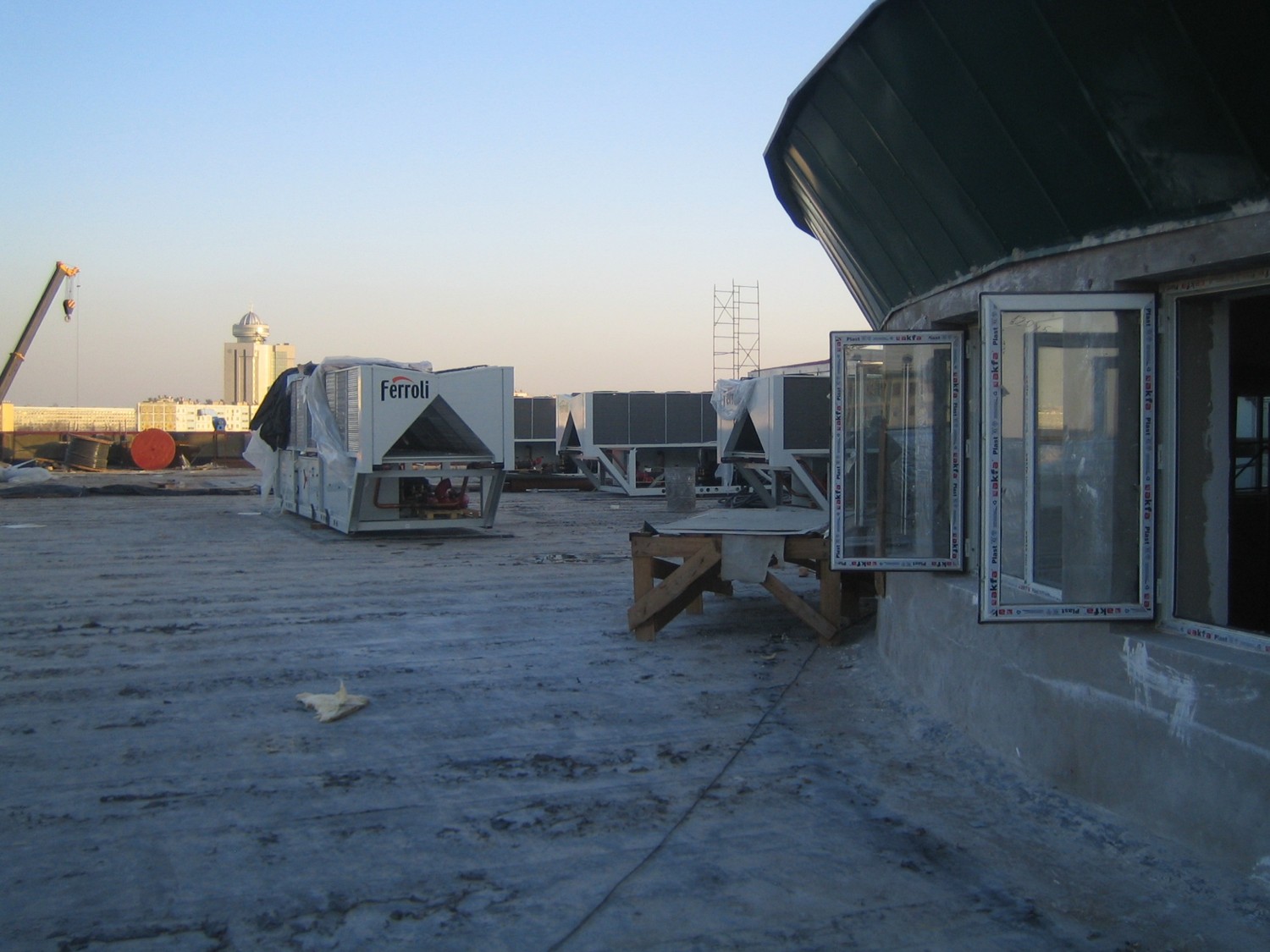 Установка чиллеров Ferroli в ТЦ “Самарканд Дарвоза”