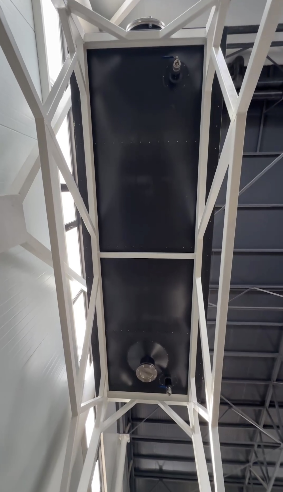 Изготовили резервуар для хранения воды для DINAY